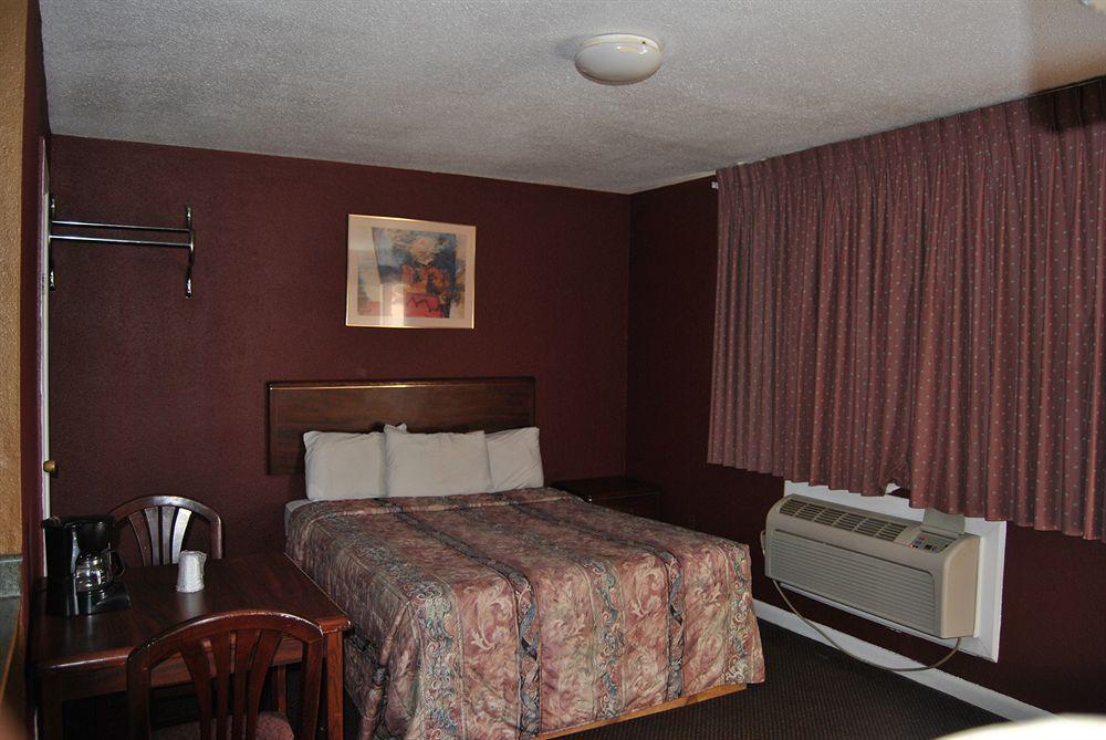 Relax Inn Of Medford Bagian luar foto