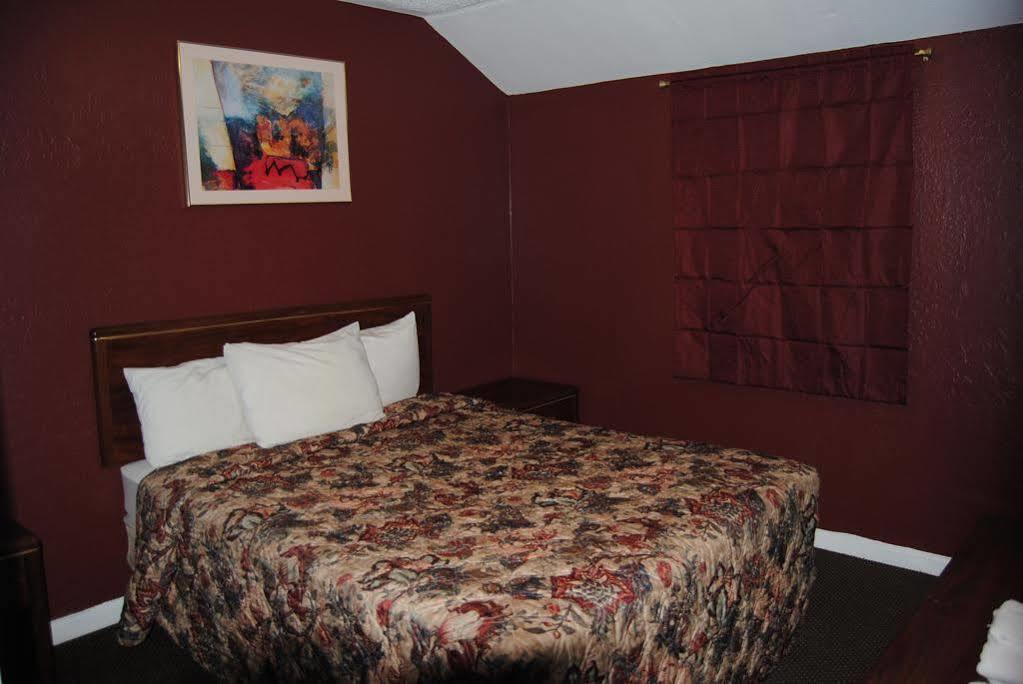 Relax Inn Of Medford Bagian luar foto